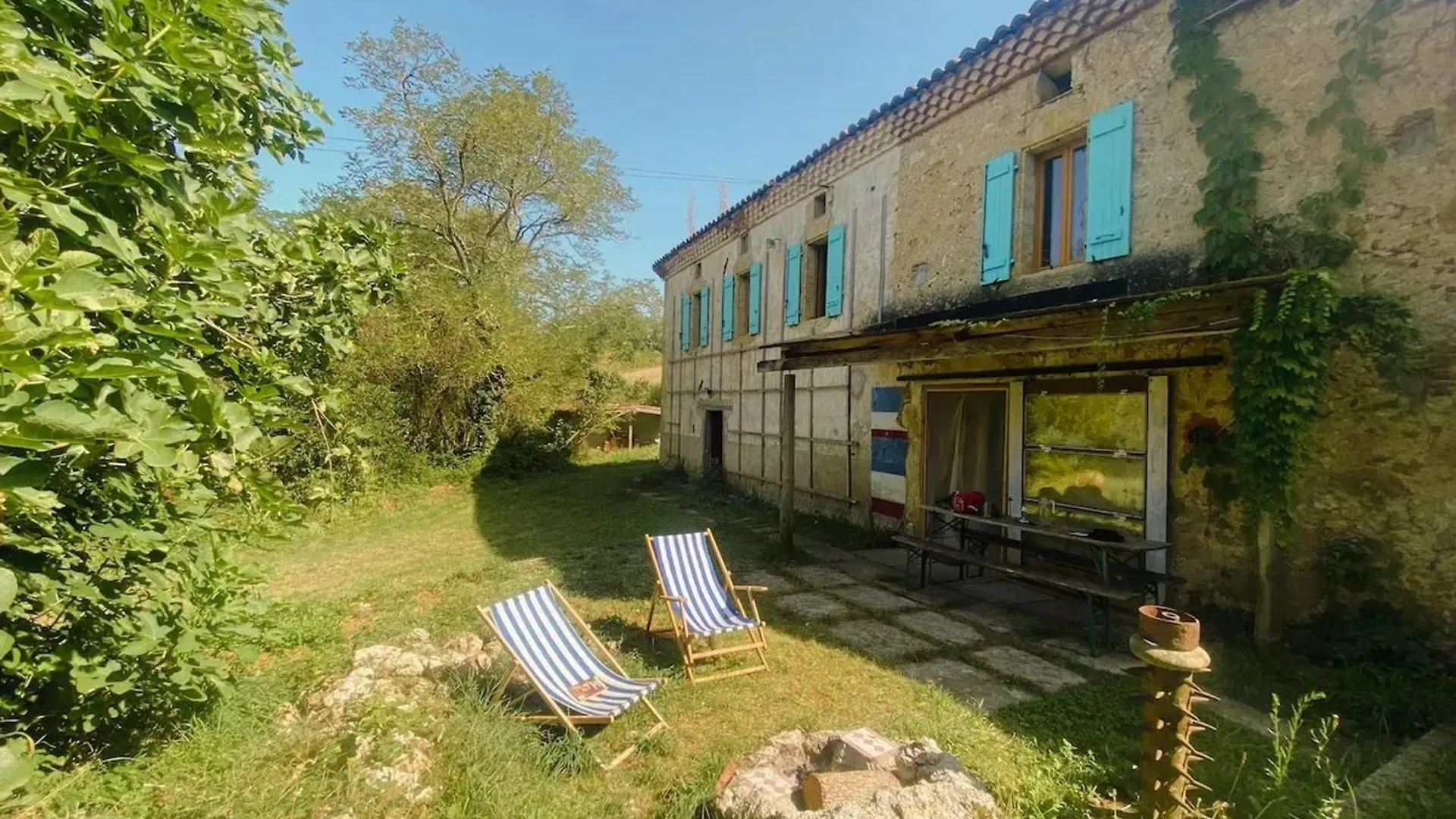 Maison Accueillante Avec Jardin A Sainte-Suzanne